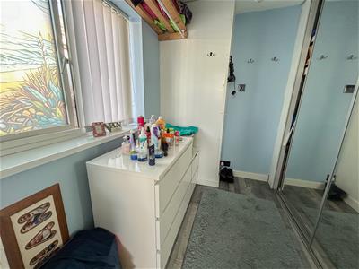 WALK-IN WARDROBE